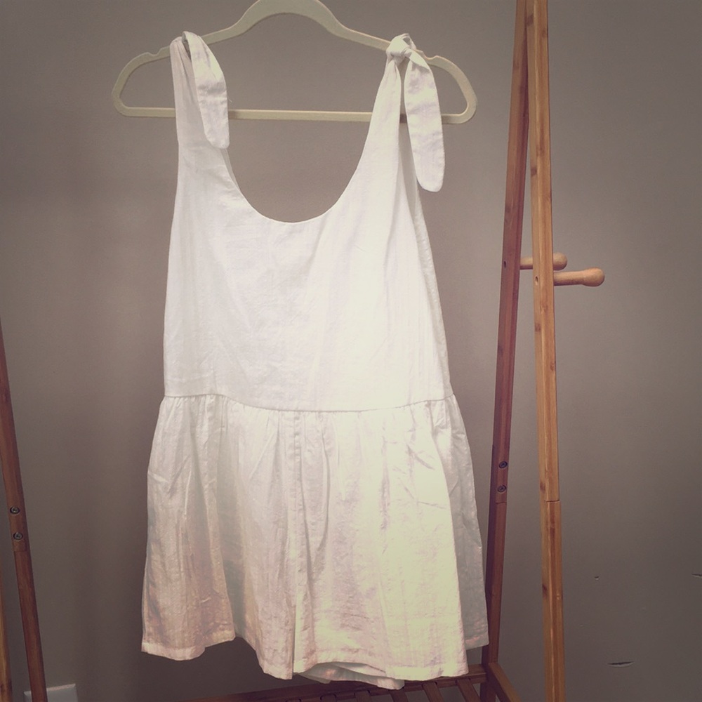 Comfy & Casual Romper Ties at Shoulders Size S